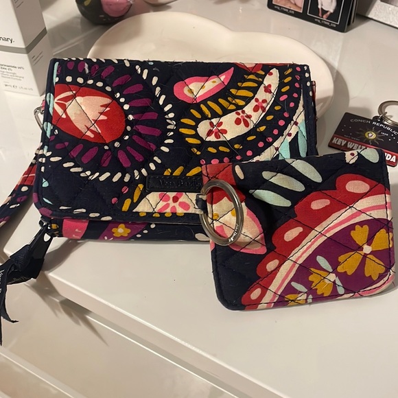Vera Bradly Wristlet and Keychain - Picture 1 of 4